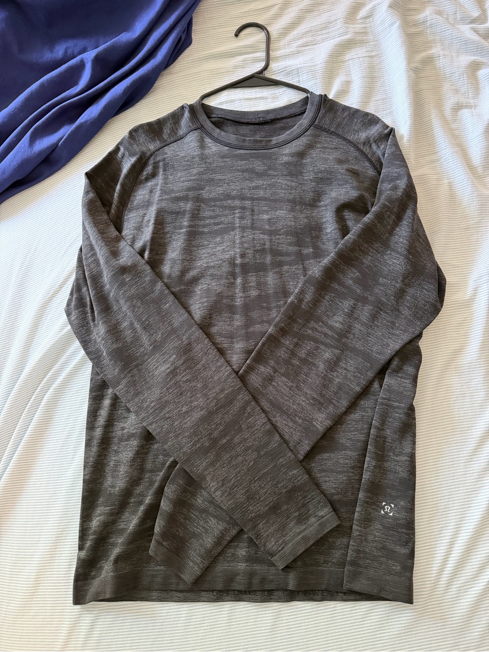 lululemon athletica Men's Long-Sleeve Heathered Charcoal Crew